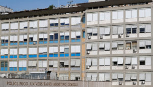 CHIRURGIE DU COLON À L'HÔPITAL POPE