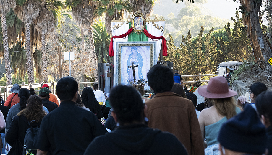 Un moment de la procession sur l'île de Catalina.