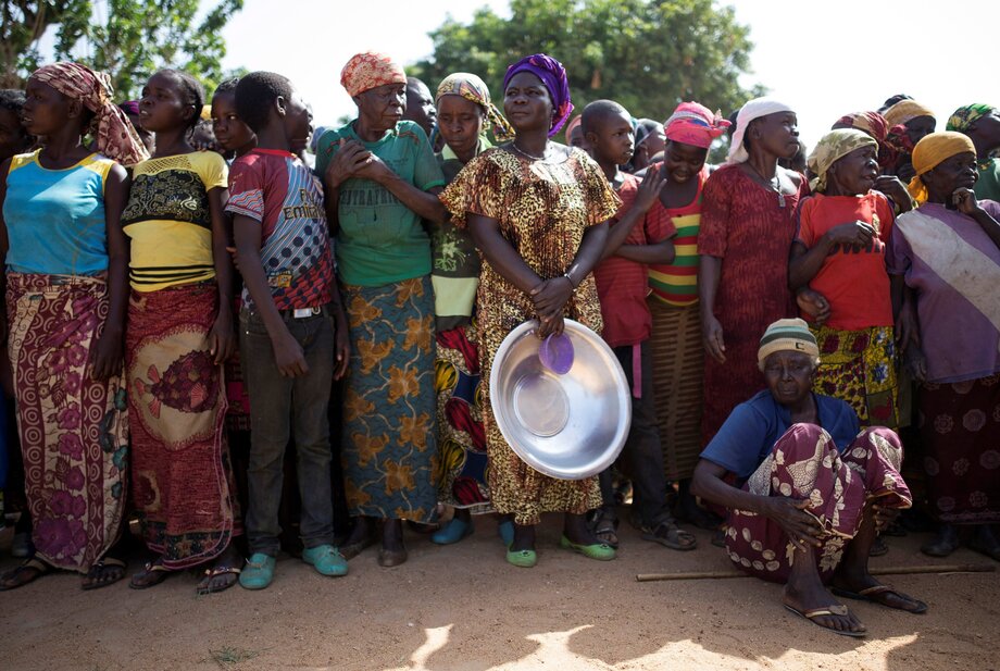 Food aid distribution