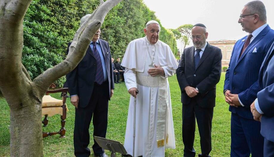 Pope prays Holy Land 7 June 2024