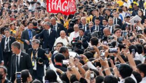 El Papa Francisco reúne a más de cincuenta mil personas en Singapur