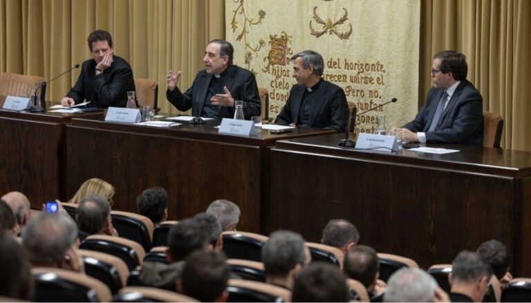 El profesor Juan Luis Lorda en la Universidad de Navarra.