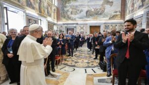 Der Papst empfängt die Vertreter der kirchlichen Bewegungen am 6. Juni 2025.