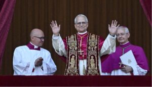 Papst Leo XIV., 8. Mai, erster Friedensgruß.