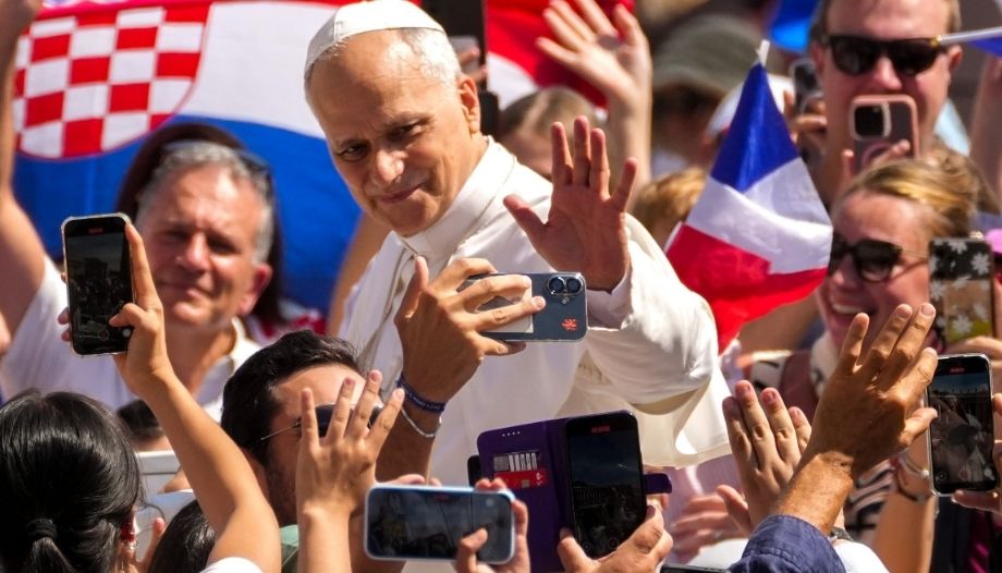 Papa saluda los fieles en la Plaza de San Pedro el 7 de septiembre.