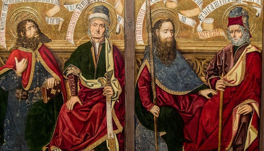 Santos Simón y Judas Tadeo, en el centro.