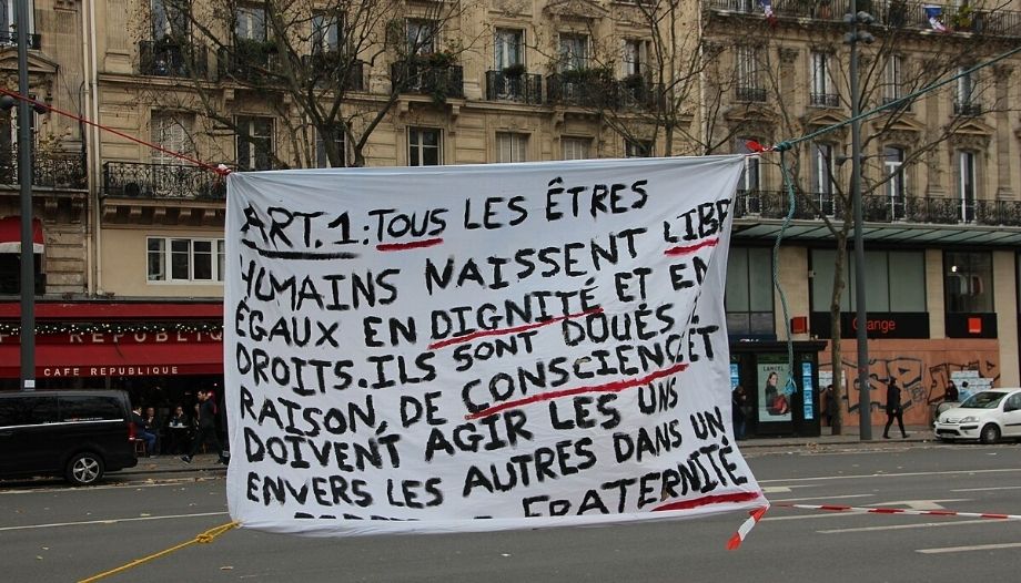 Pancarta art 1 Declaración Universal Derechos Humanos.