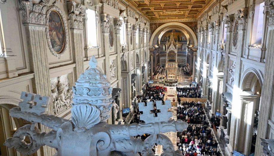 Basílica de San Juan de Letrán con el Papa León XIV, el 9 de noviembre de 2025.