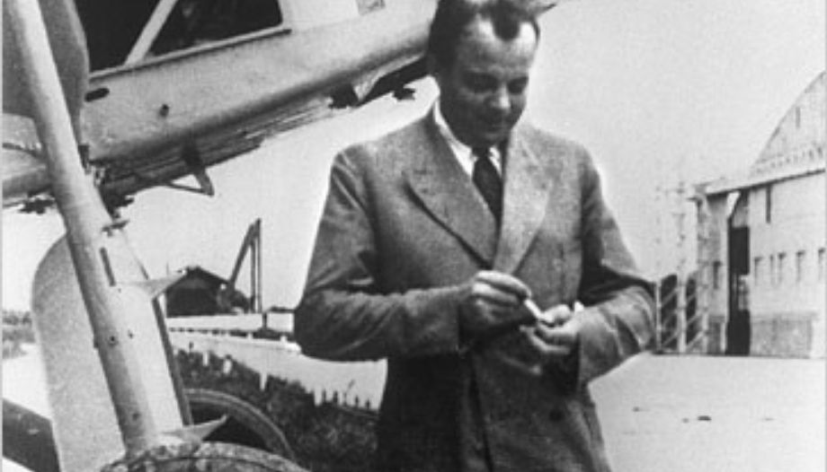 Antoine de Saint-Exupéry en Toulouse, 1933.
