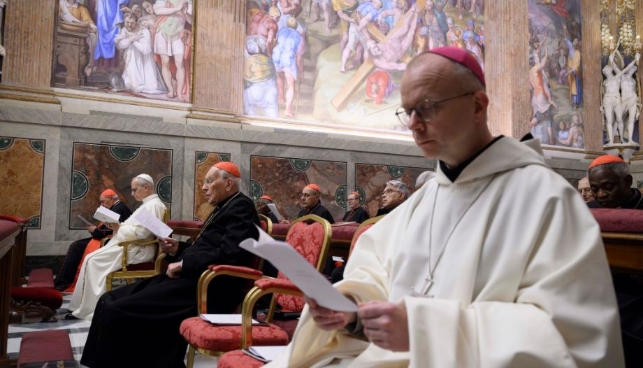 El Papa, en los Ejercicios espirituales que predica Mons. Erik Varden.