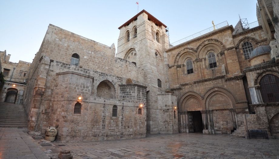 Fachada Basílica del Santo Sepulcro de Jerusalén.