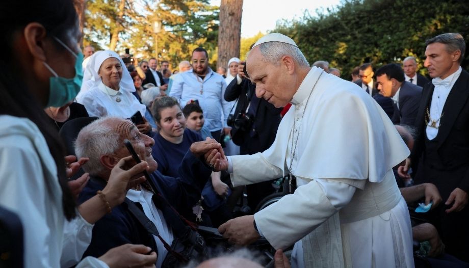 Papa enfermos Rodsario Gruta Virgen de Lourdes.