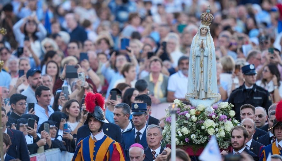 Estatua original de la Virgen de Fátima en la Plaza de San Pedro, en octubre de 2025.