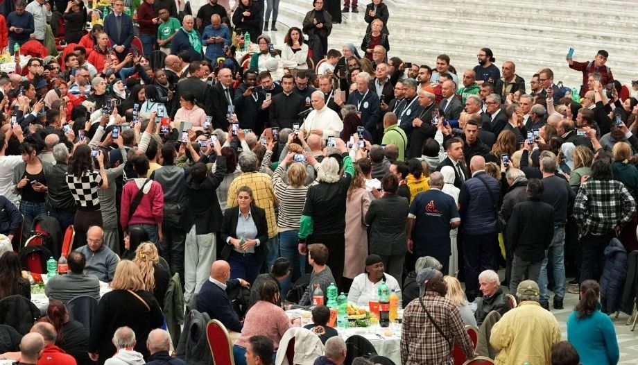 Almuerzo Papa Pobres Noviembre 2025